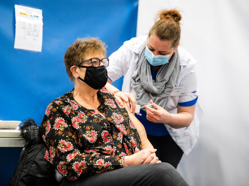 Eerste vaccinaties in Deetos Snel