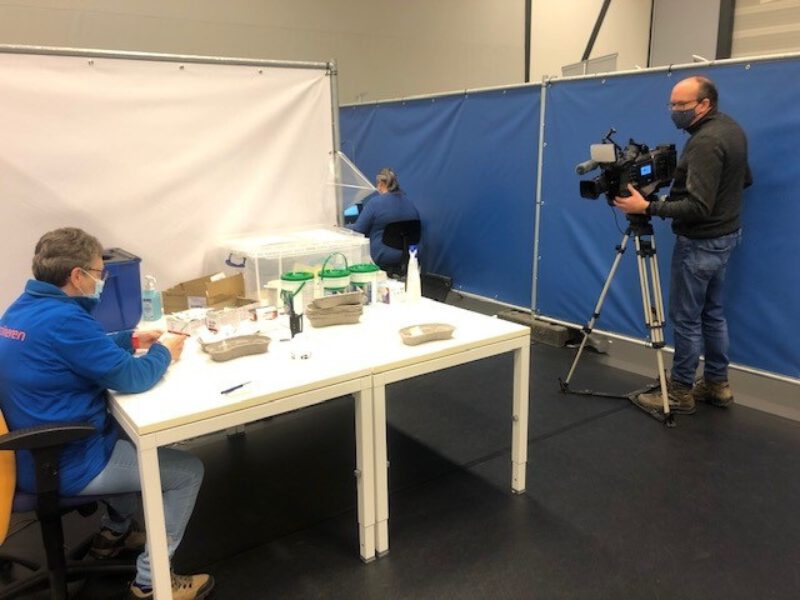 Medewerk op camera